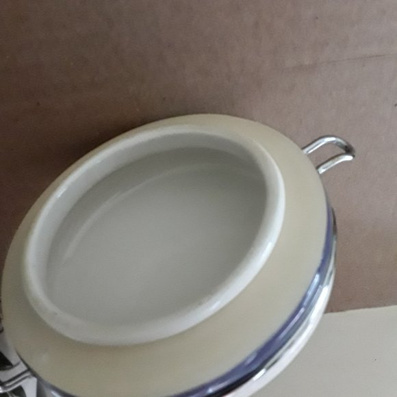 Oneida Vintage Fruit Hand Painted Ceramic Canister - Picture 7 of 9